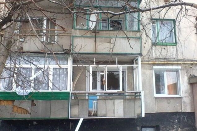 Террористы обстреляли Попасную из 'Градов', погиб мирный житель: фото и видео последствий атаки