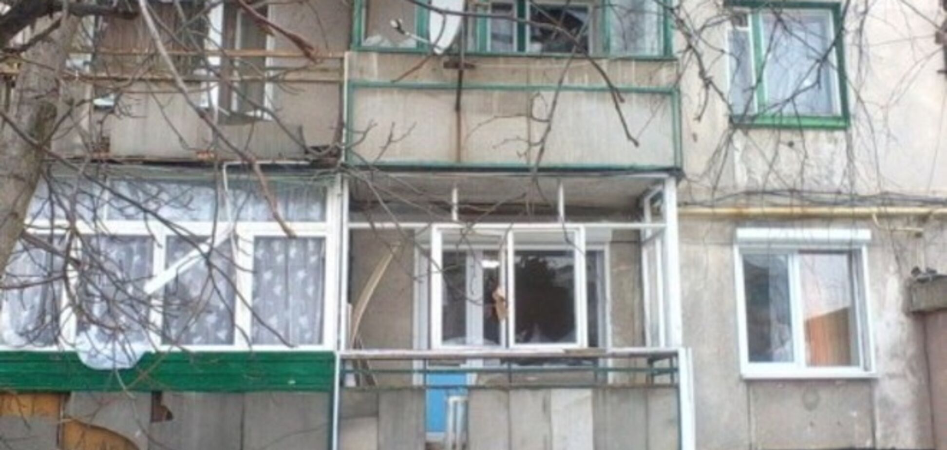 Террористы обстреляли Попасную из 'Градов', погиб мирный житель: фото и видео последствий атаки