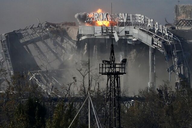 Террористы атакуют 'киборгов' в донецком аэропорту из всех имеющихся огневых средств - штаб АТО