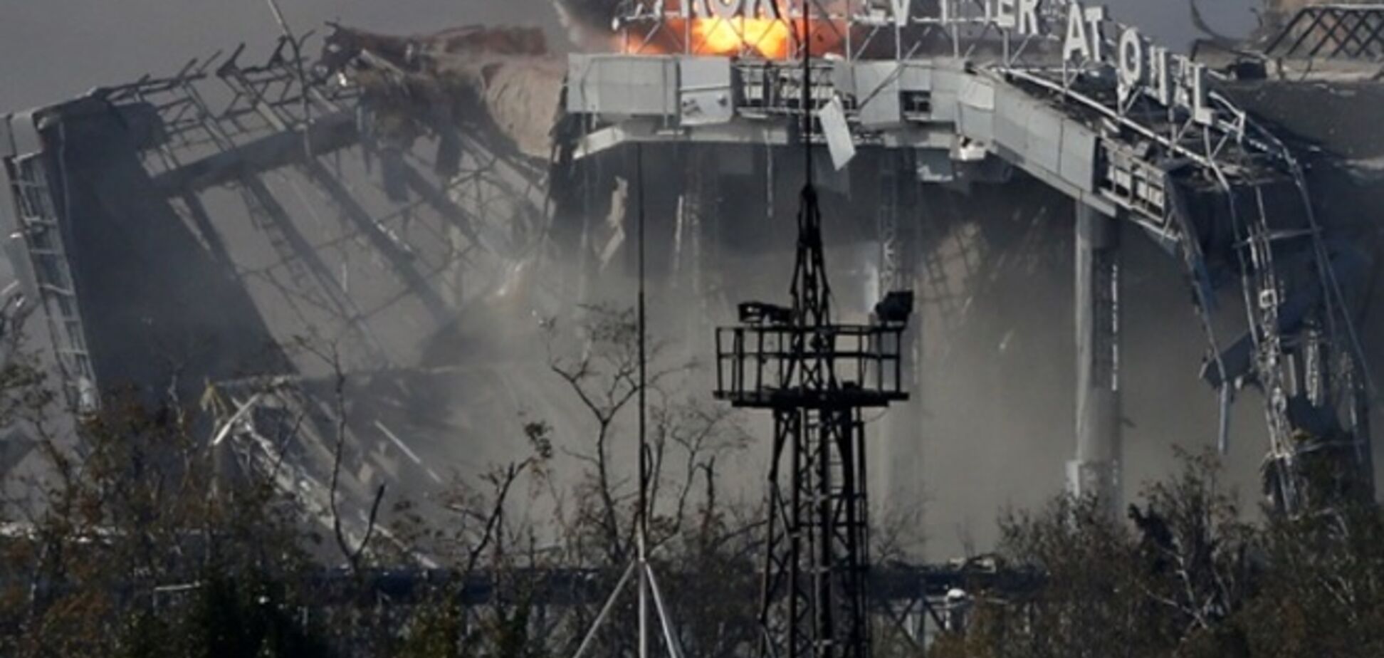 Террористы атакуют 'киборгов' в донецком аэропорту из всех имеющихся огневых средств - штаб АТО