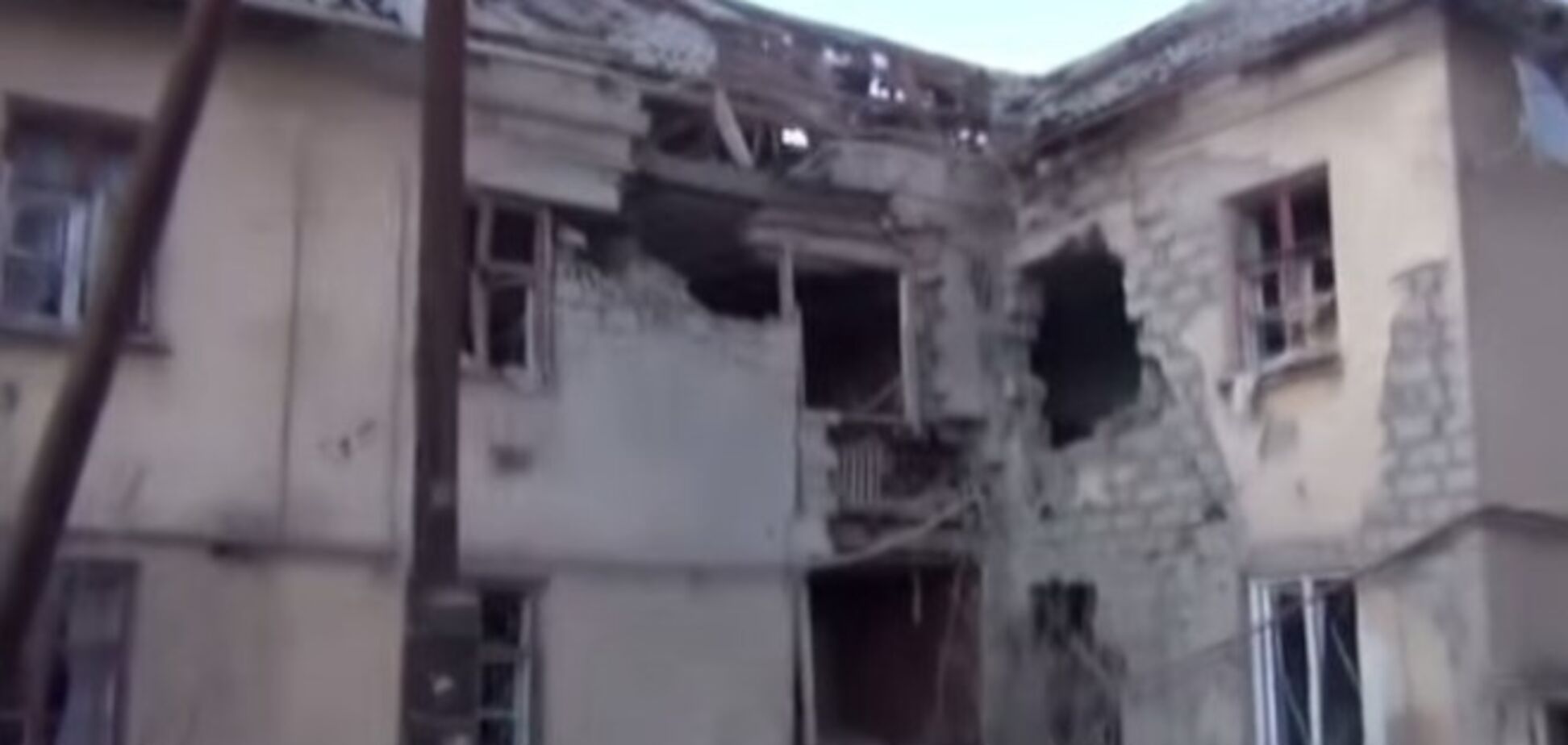 Военные сняли видео последствий обстрела Счастья боевиками 'ЛНР'