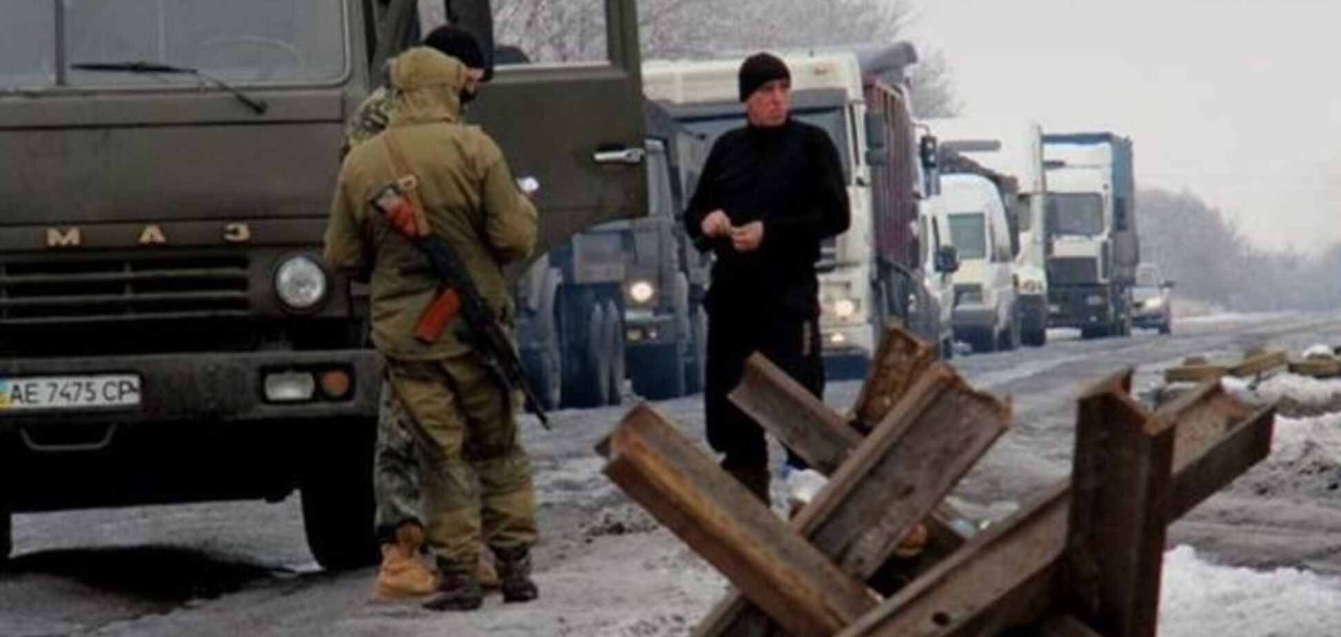 Террористы атаковали блокпост сил АТО: один мирный житель погиб