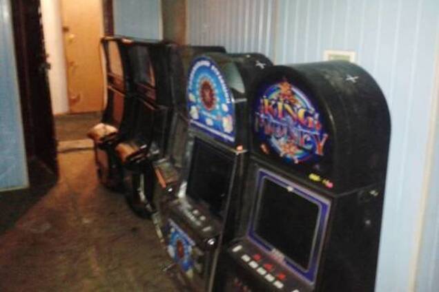 На Киевщине ликвидировали два подпольных салона игровых автоматов 