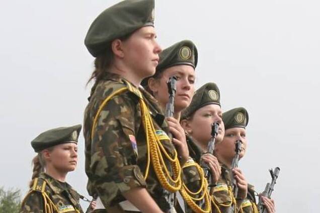 В СНБО рассказали, кого из женщин могут мобилизовать