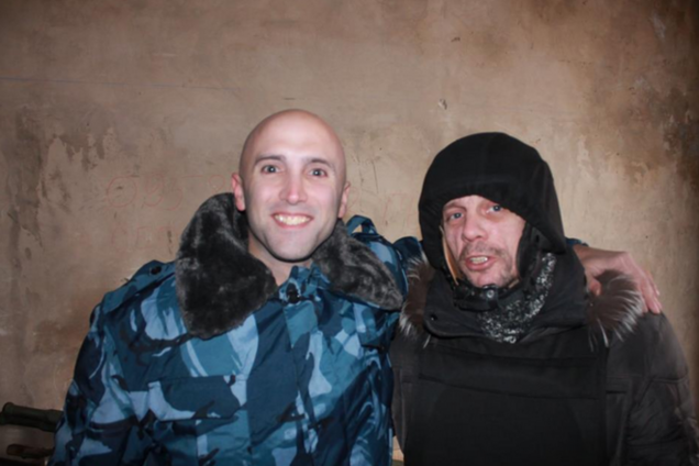 Российский актер Шевченков приехал в аэропорт к террористам на машине, а бежал оттуда на своих двоих: опубликованы фото