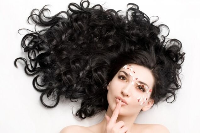 Почему мужчины ненавидят слабых женщин