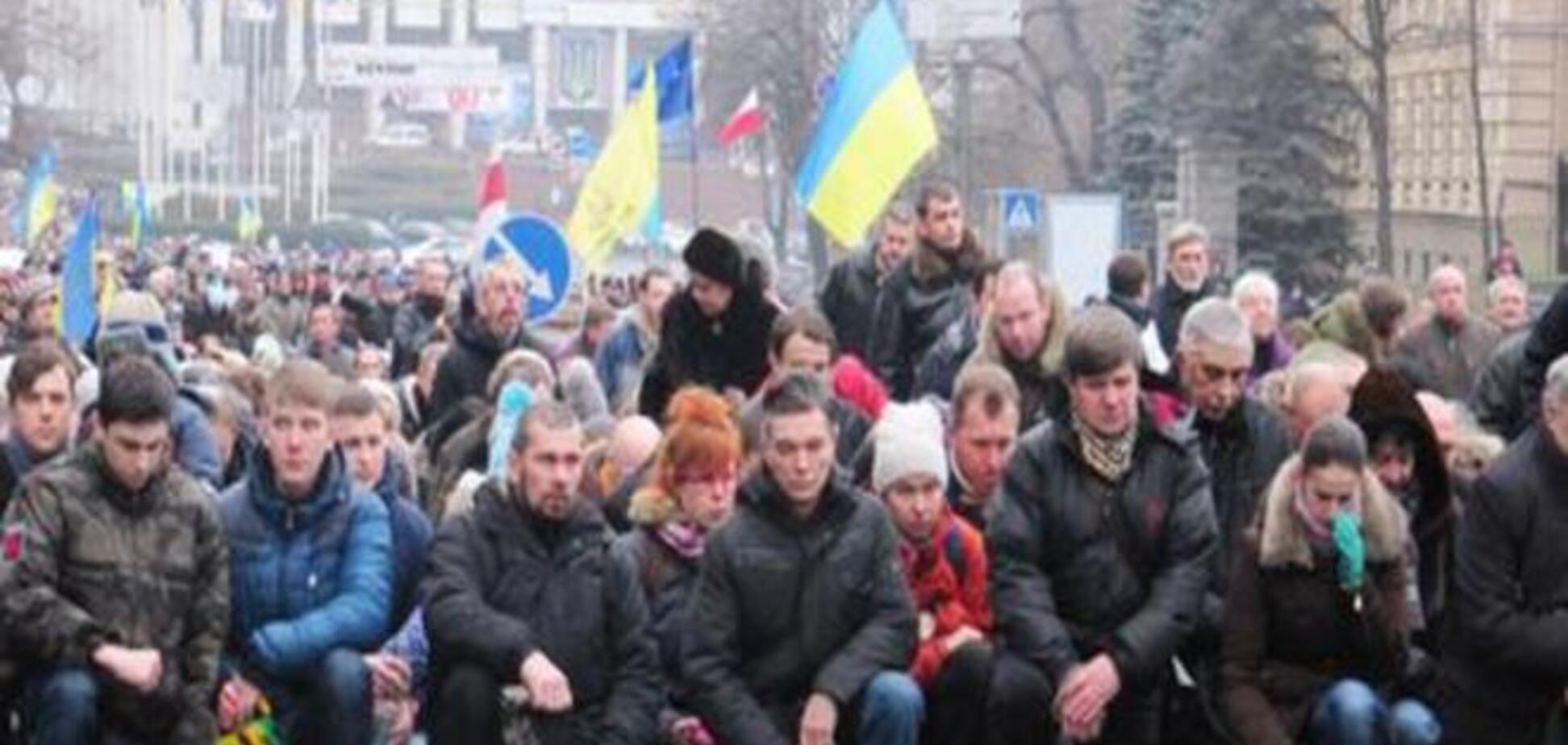В Киеве прошли многотысячные акции против терроризма