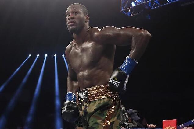 Непобедимый американец завоевал чемпионский пояс Виталия Кличко