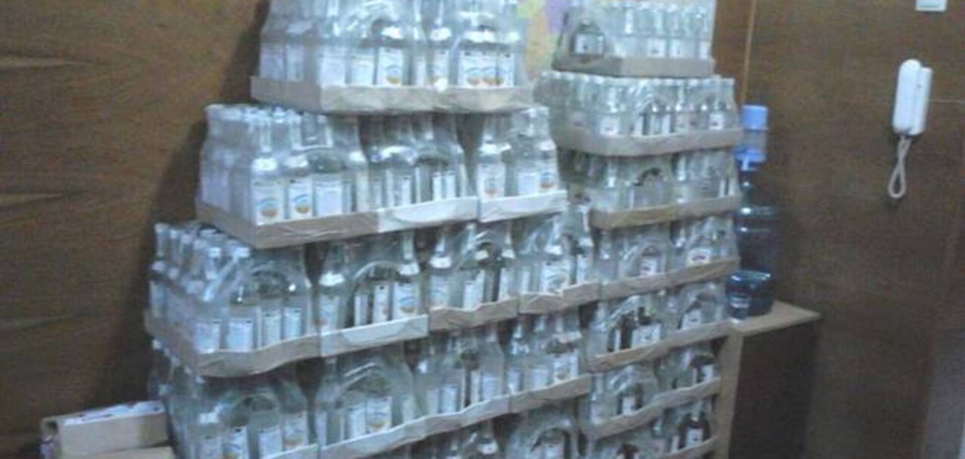 На Троещине были обнаружены и закрыты очередные точки, торгующие поддельным алкоголем