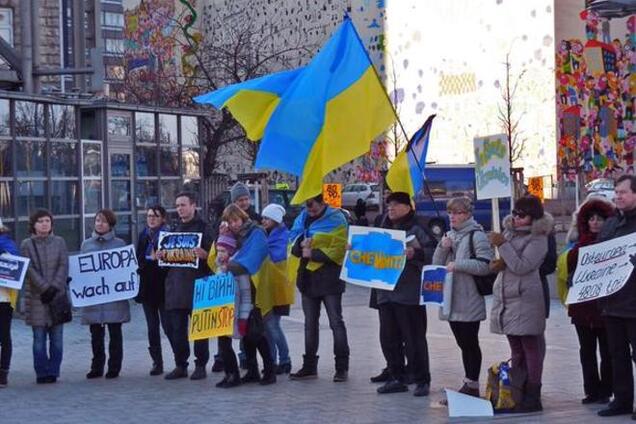 Марши против терроризма на Донбассе поддержали в 13 странах мира: опубликовано видео