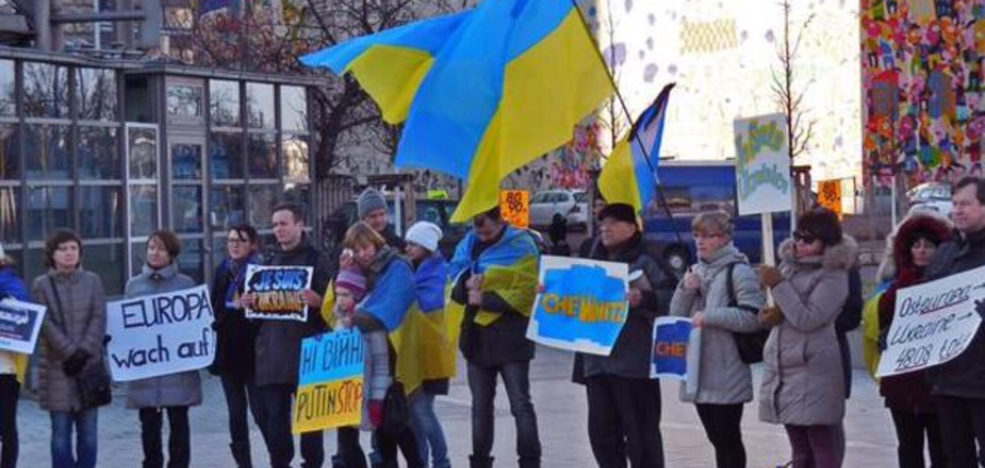 Марши против терроризма на Донбассе поддержали в 13 странах мира: опубликовано видео