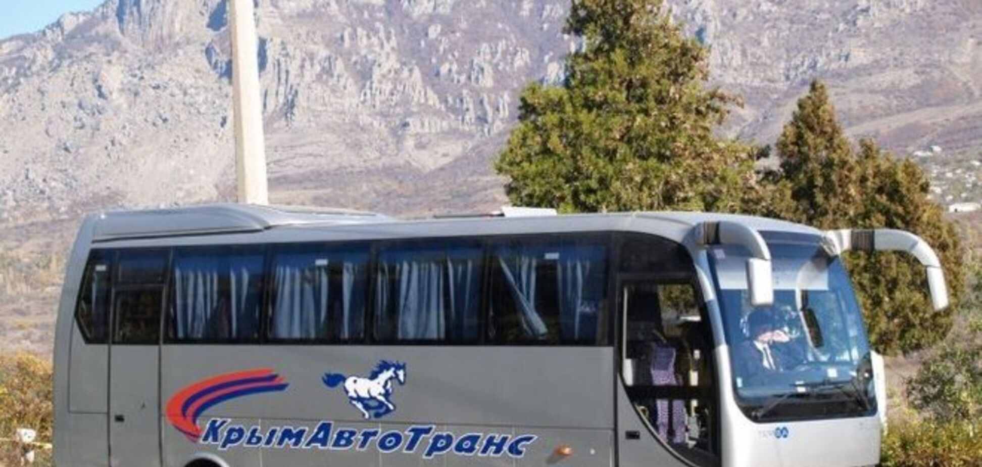 Автобусное сообщение между Крымом и материковой Украиной возобновили