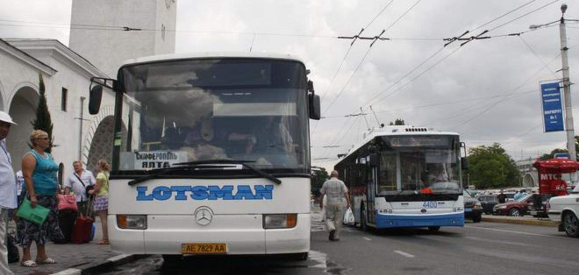 Из Крыма на материковую Украину пустили нелегальные автобусы