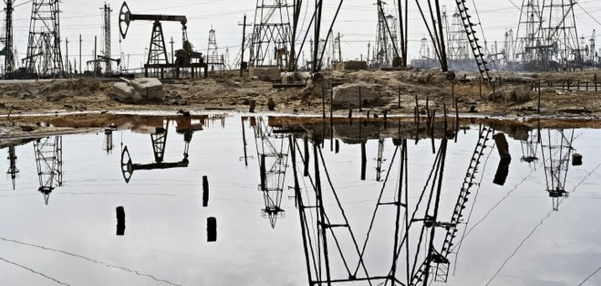 Сокращение вдвое цен на нефть прибавило проблем России