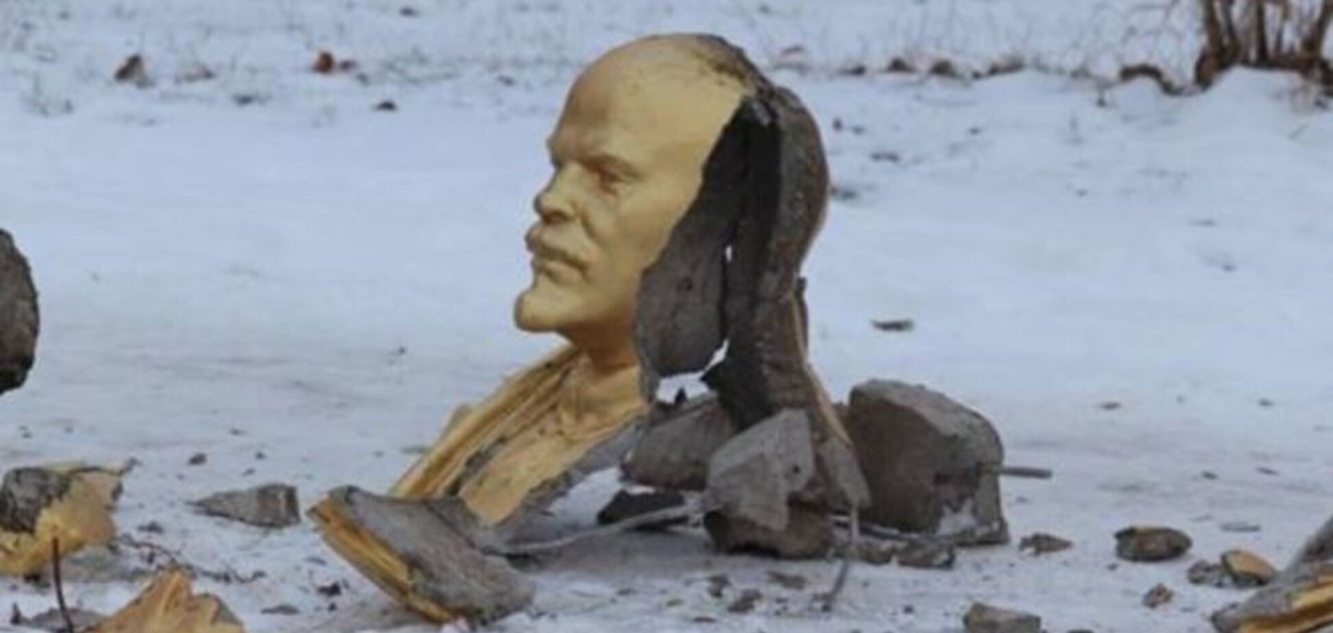 На Одесщине повалили еще один памятник Ленину: фото падшего идола