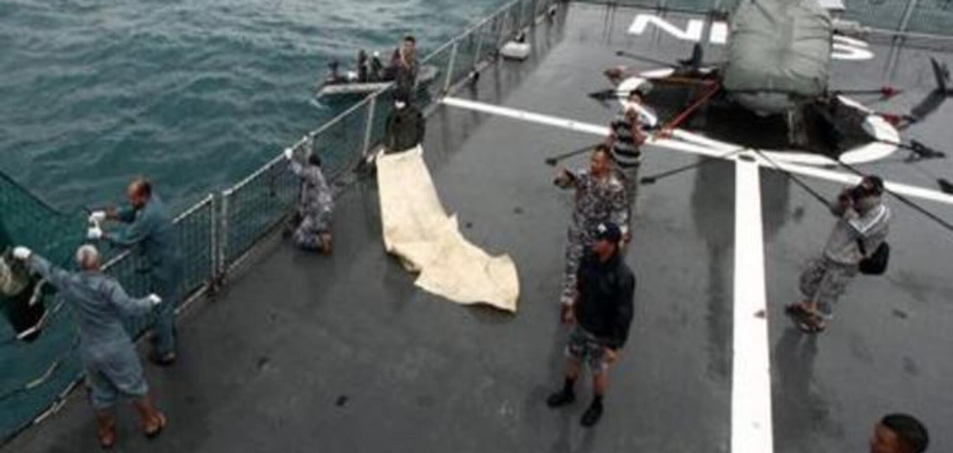 Найдены 30 тел жертв крушения малайзийского авиалайнера Air Asia
