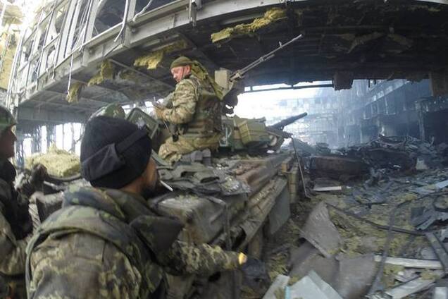 Под донецким аэропортом погиб 'киборг', еще один ранен – СМИ