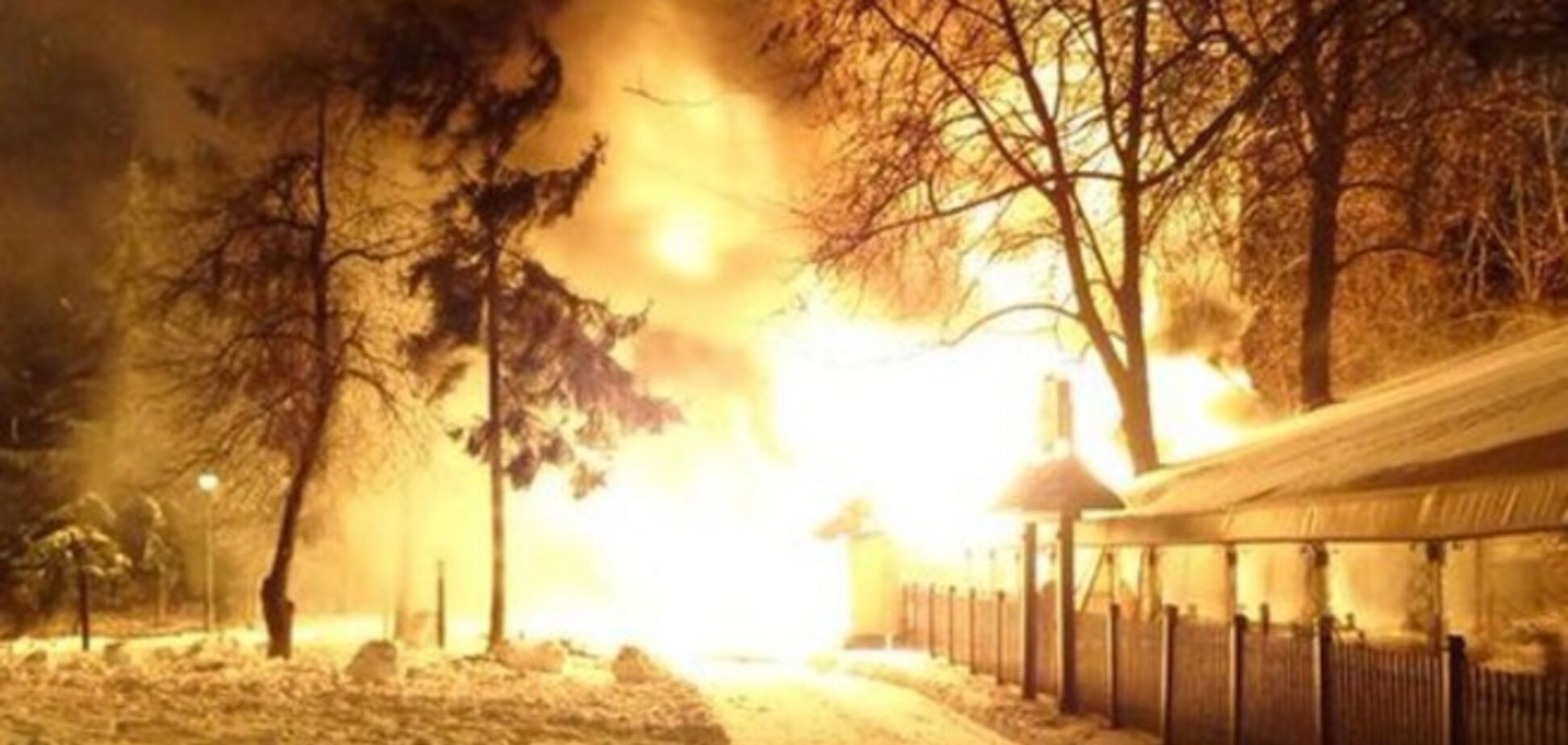 В Харькове взлетело на воздух кафе, есть пострадавшие: фото с места событий и видео 