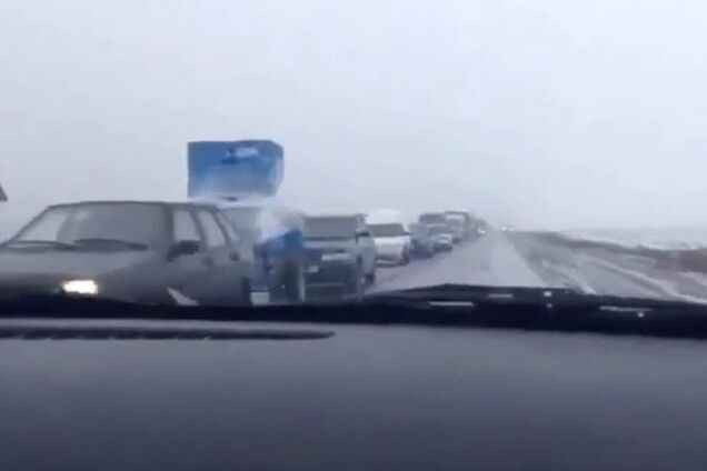 В Донецке началась паника: видео массового бегства из города