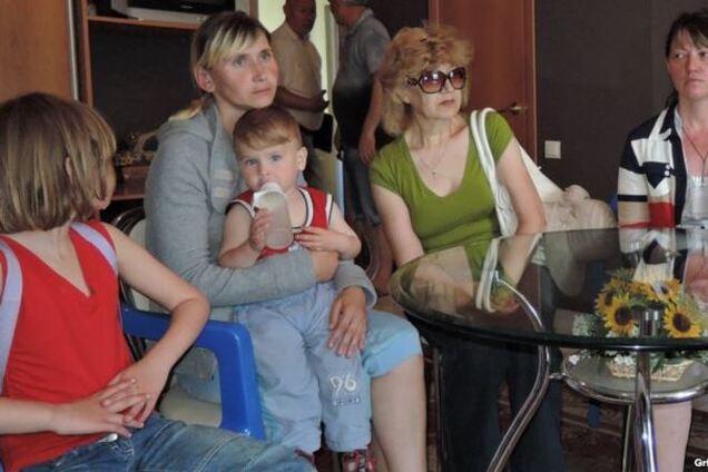 Россиянам надоели 'ленивые' беженцы с Донбасса, которым нужны высокие зарплаты