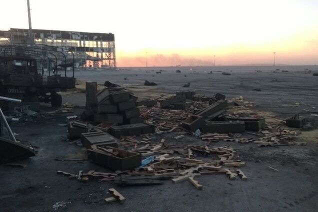 В донецком аэропорту попали в плен 8 'киборгов' - Бирюков