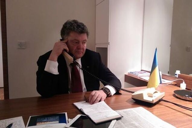 Порошенко досрочно уедет из Швейцарии, а Турчинов полетит в зону АТО