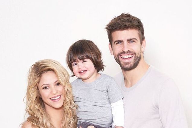 Беременная Шакира показала трогательные семейные снимки