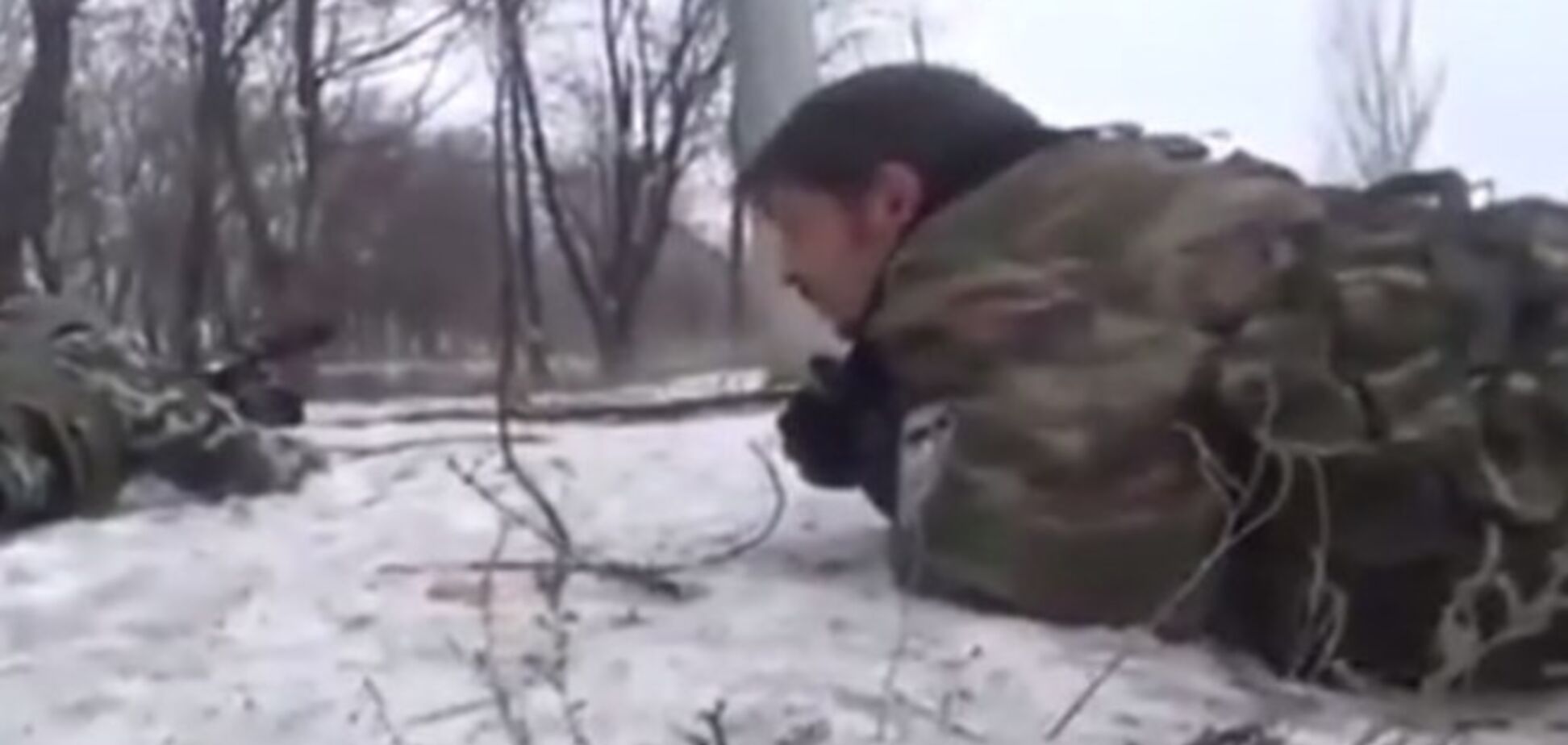 Украинская артиллерия возле донецкого аэропорта положила на землю террориста Гиви: видеофакт