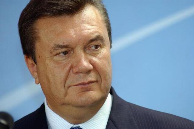 Печерский суд постановил взять Януковича под стражу