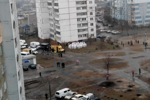 На киевской Троещине заметили странных 'белых человечков': фотофакт