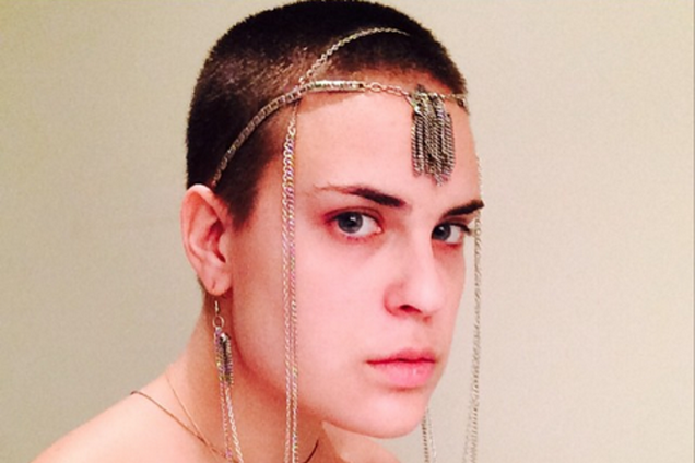 Деми Мур побрила свою дочь налысо