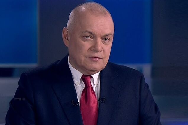 Российское ТВ синхронно и идентично исказило новость о лекции Порошенко в Швейцарии: видеофакт