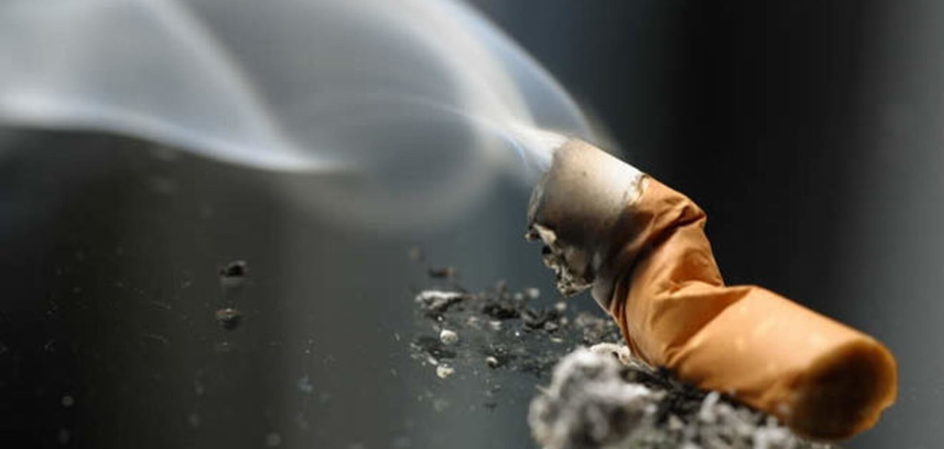 В Сингапуре курильщика оштрафовали на $15 тысяч за выброшенные из окна окурки