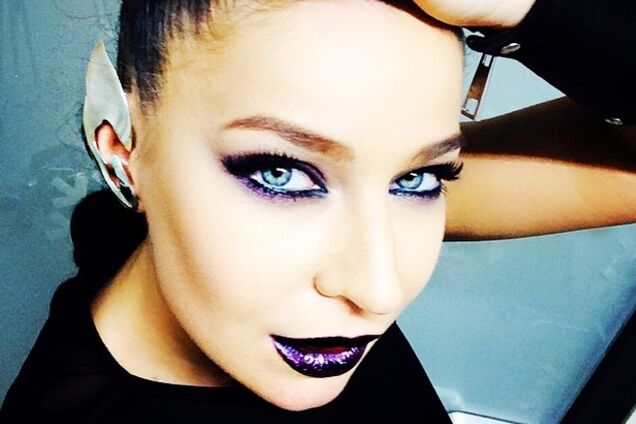 Елка убежала от 'взрослых проблем' в теплые края