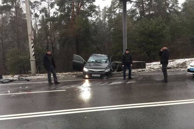 Возле Конча-Заспы произошло ДТП: фото с места происшествия