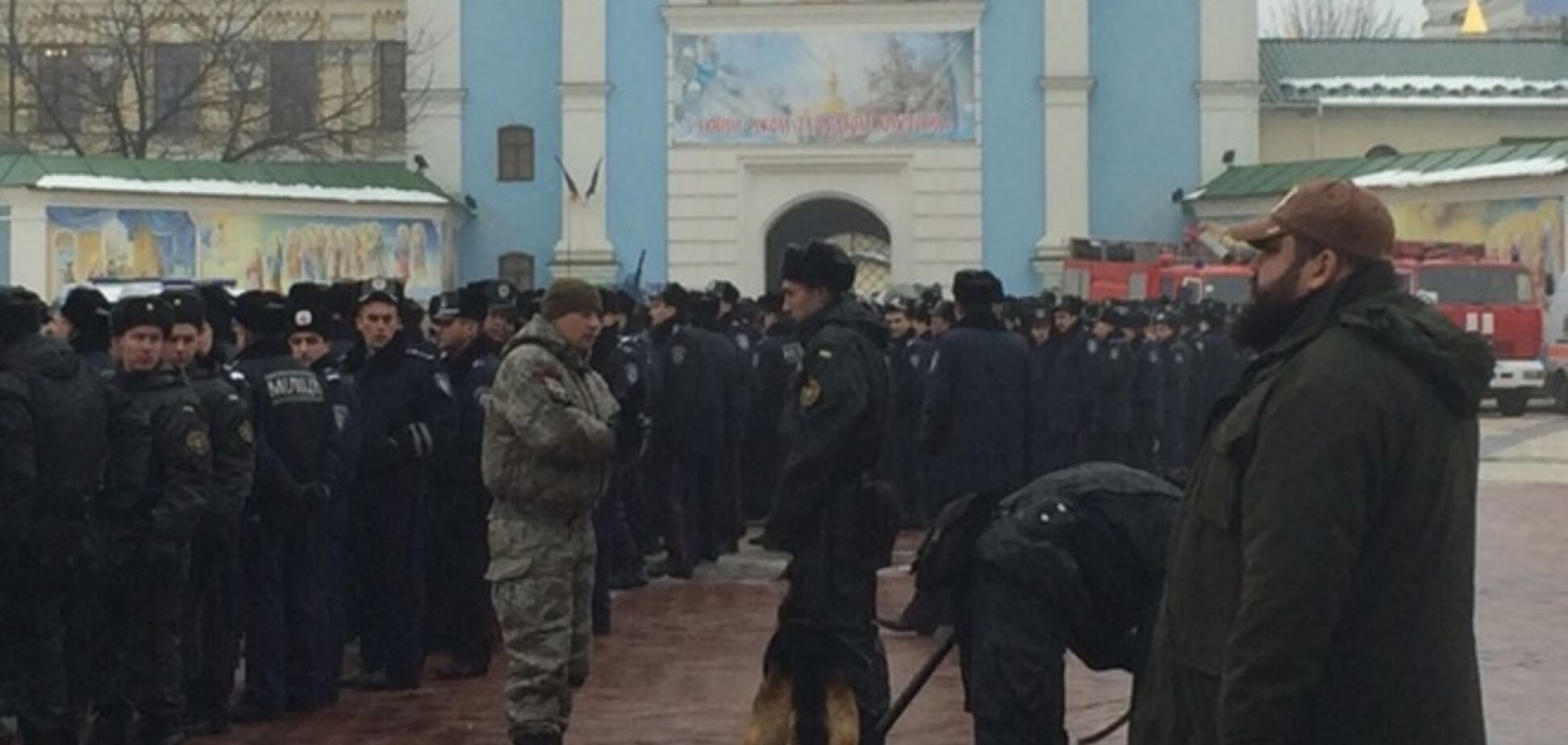 Улицы Киева начали усиленно патрулировать