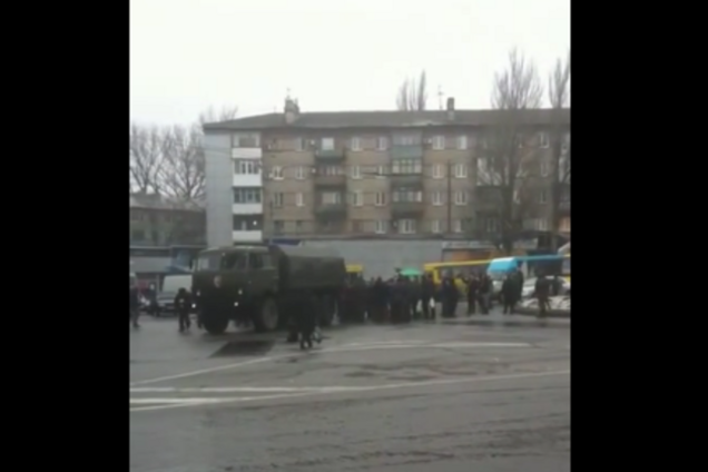 'Натовп' мешканців Донецька, що збожеволіли, на 'параді' полонених 'кіборгів' був фікцією: відеофакт