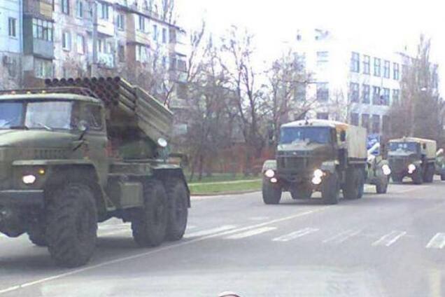 В Красном Луче засекли колонну с 'Градами'