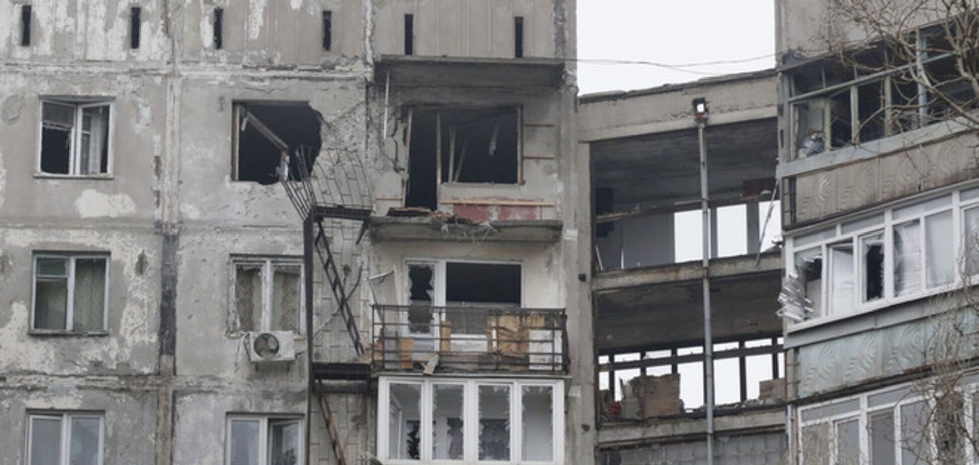 Террористы обстреляли Мариуполь из 'Градов': опубликованы фото и видео