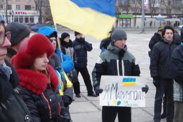 В Мариуполе почтили память жертв теракта: опубликованы фото