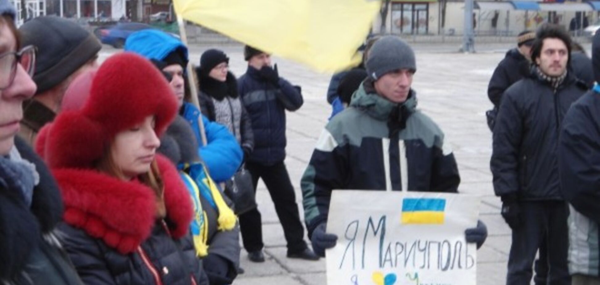 В Мариуполе почтили память жертв теракта: опубликованы фото