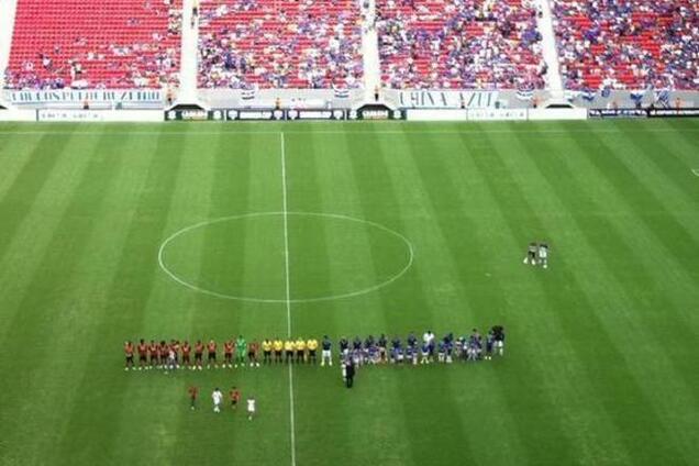 В Бразилии 'Шахтер' почтил память погибших в Донецке и Мариуполе