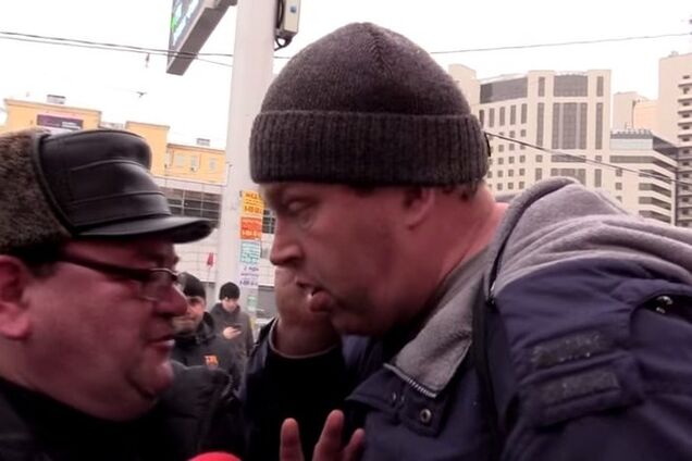 'Да вы фашисты!'. Москвичей разозлил пикет против войны с Украиной: видео потасовки
