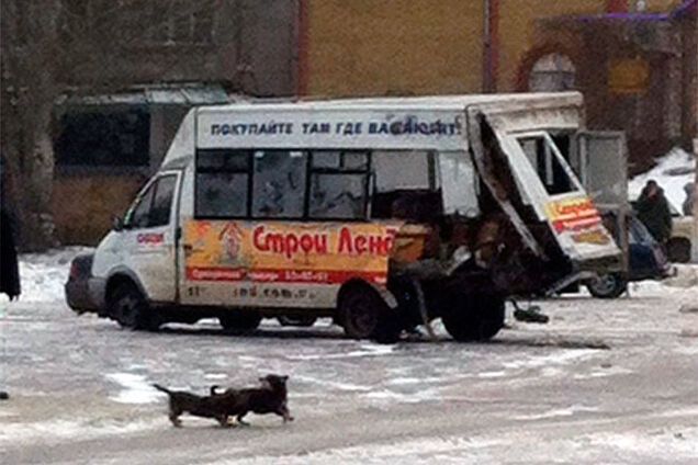 В Луганске после ДТП с 'Уралом' террористов взорвалась маршрутка. Фотофакт