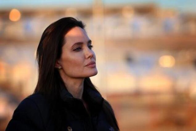 Вместо светских раутов Анджелина Джоли посетила лагерь беженцев в Ираке