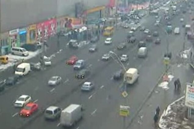 Рекордная пробка на дорогах Киева растянулась на 7,5 км