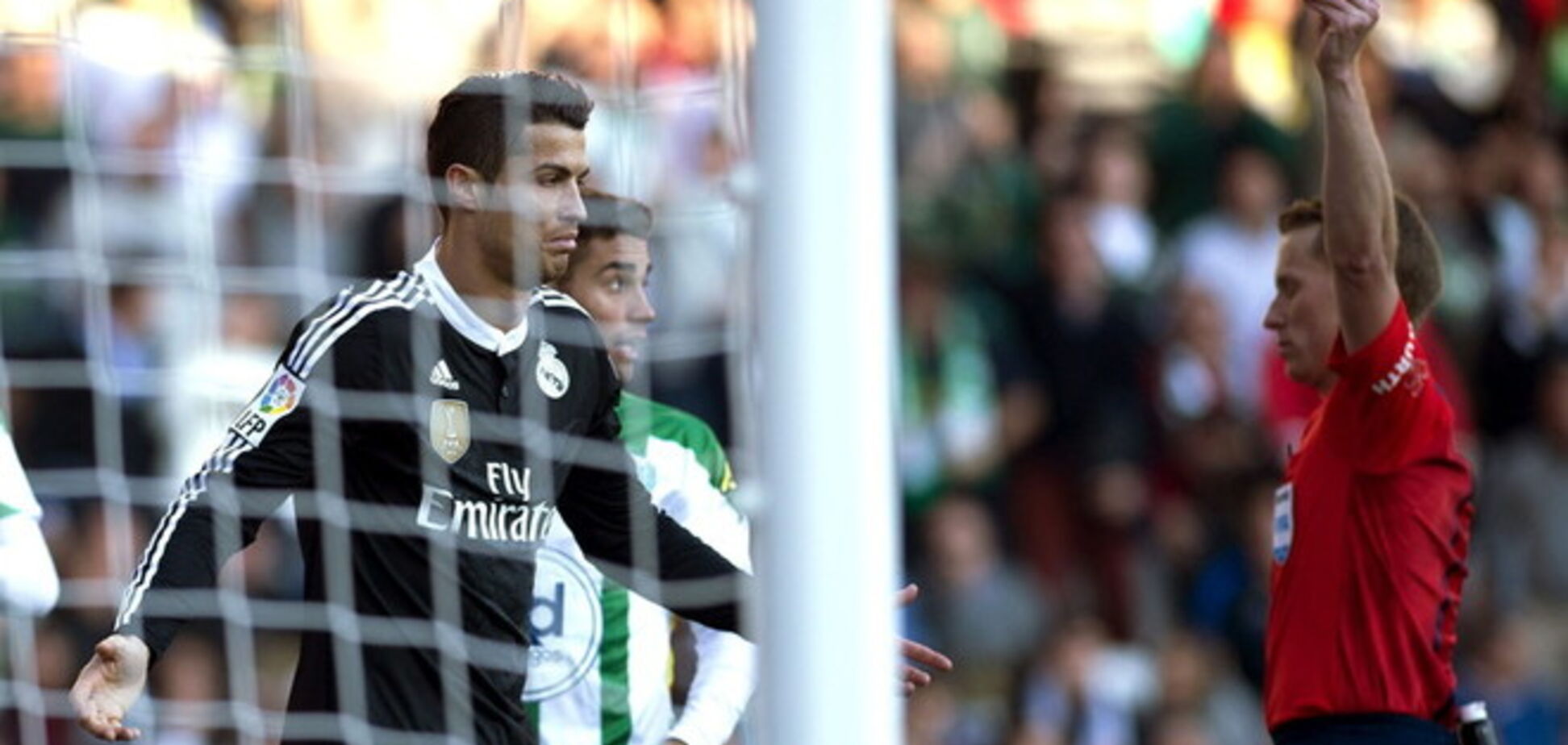 В 'Барселоне' требуют надолго дисквалифицировать Криштиану Роналду