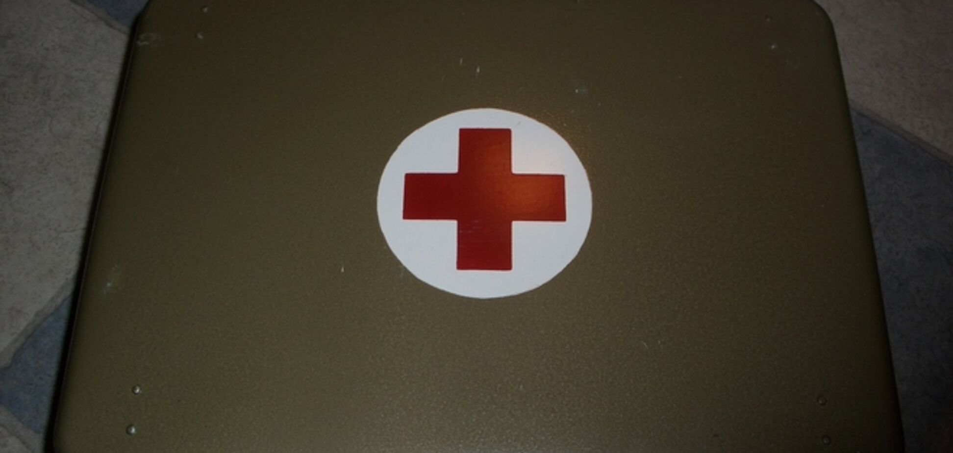 В больнице Светлодарска во время обстрела погибла медсестра, началась эвакуация