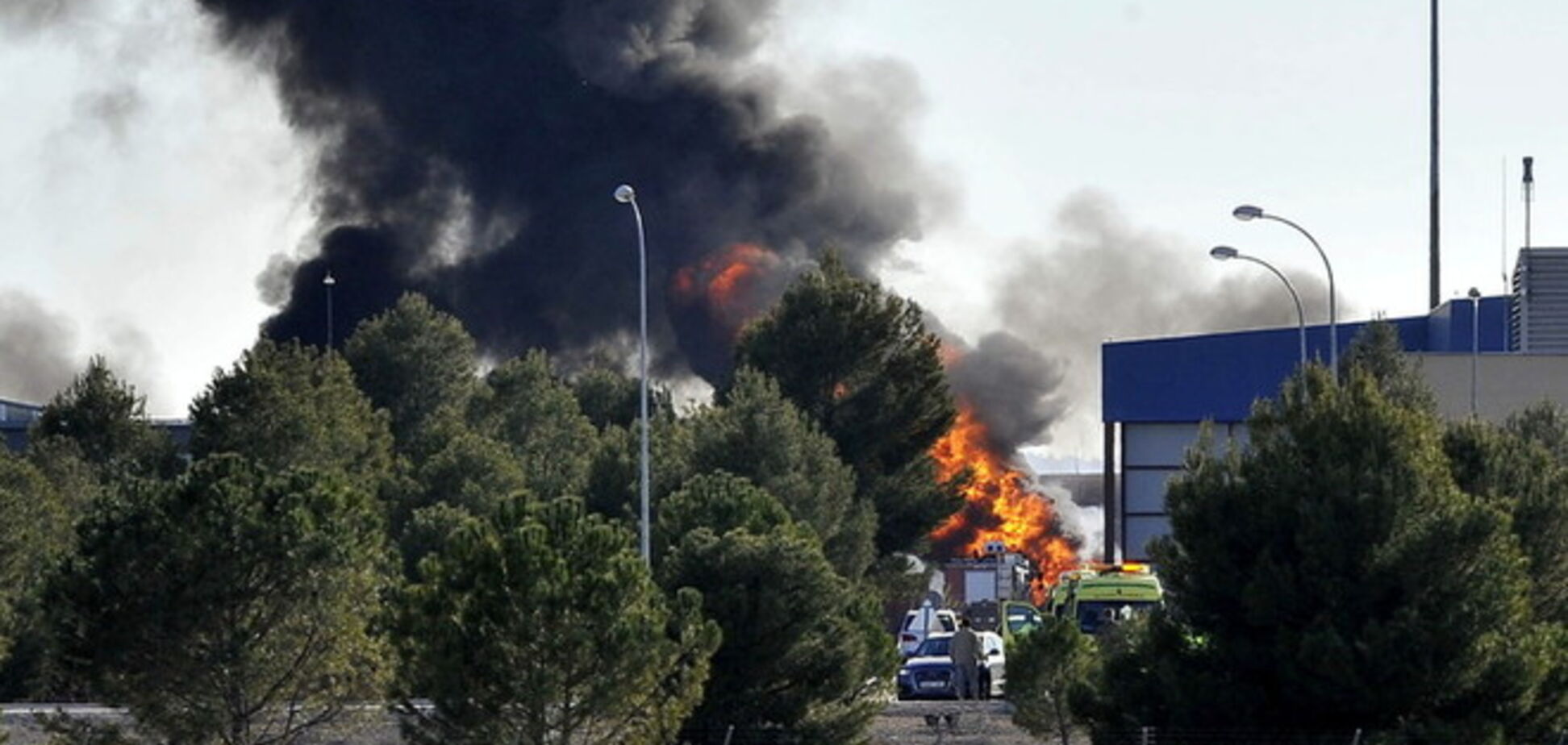 Истребитель НАТО рухнул в Испании: 10 жертв. Фото и видео с места трагедии
