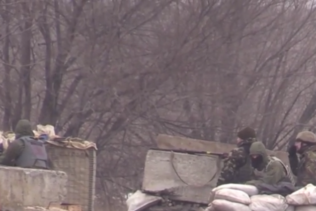Появилось видео обстрела боевиками блокпоста АТО возле Марьинки